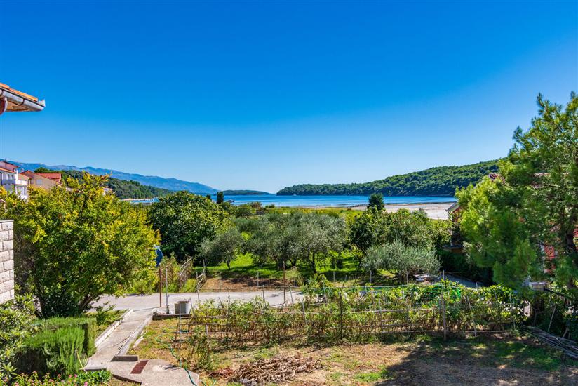 Apartment A2, for 6 persons