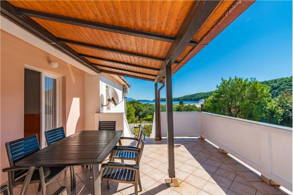 Apartment A2, for 6 persons