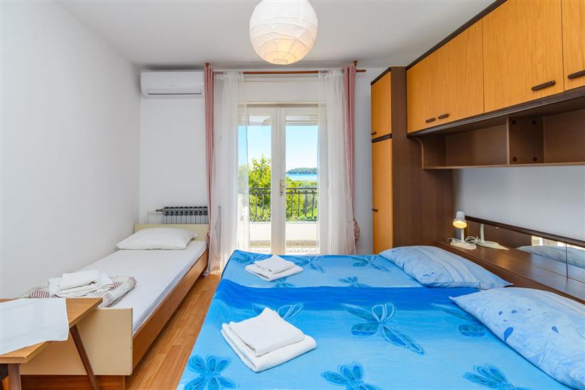 Apartment A2, for 6 persons