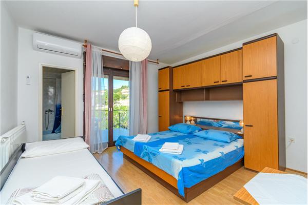 Apartment A2, for 6 persons