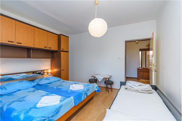 Apartment A2, for 6 persons