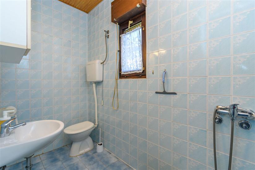 Apartment A2, for 6 persons