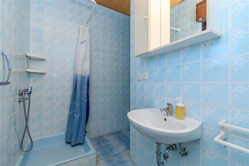 Apartment A2, for 6 persons