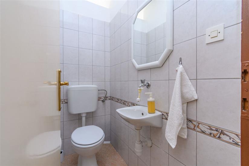 Apartment A2, for 6 persons