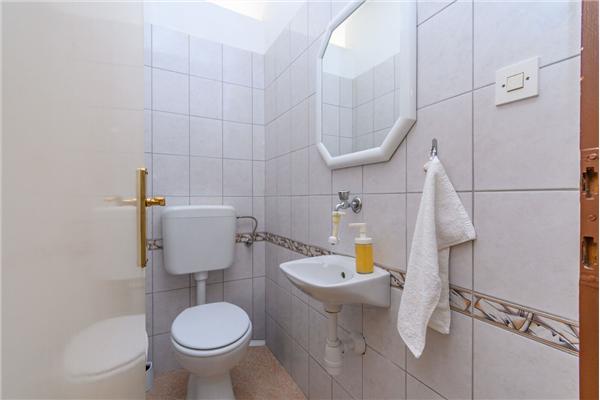 Apartment A2, for 6 persons