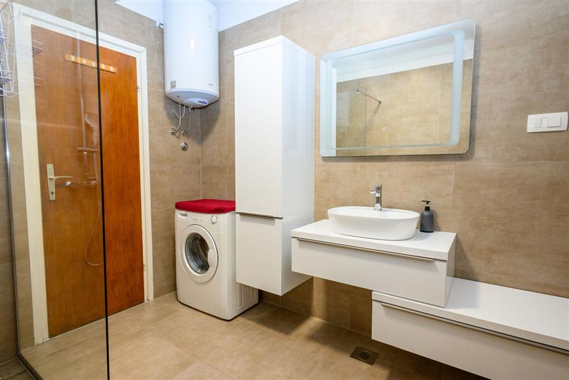 Apartment A3, for 5 persons