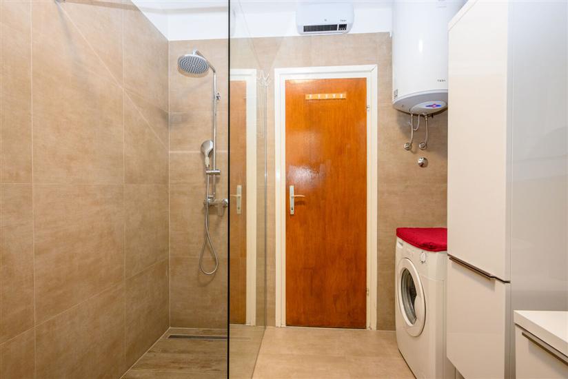 Apartment A3, for 5 persons