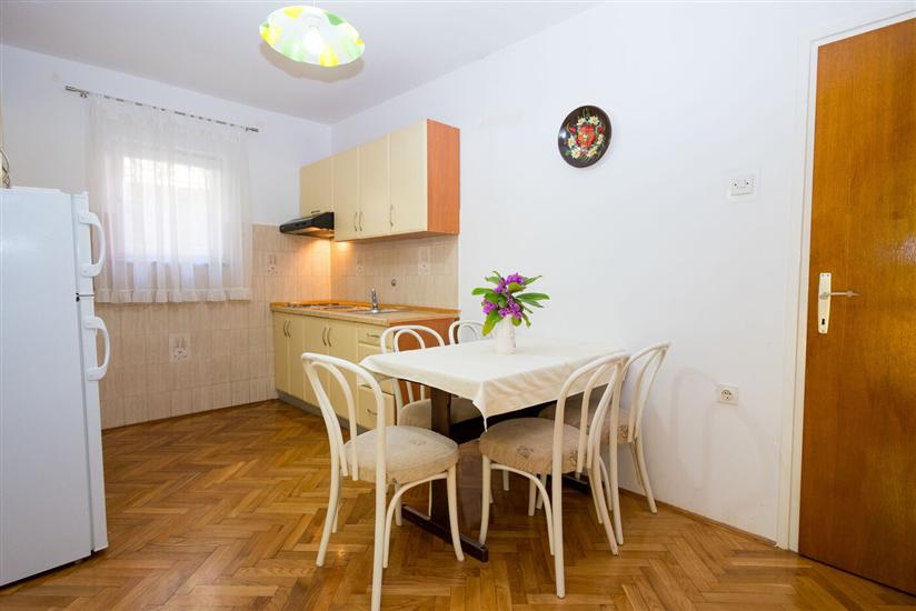 Apartment A3, for 5 persons