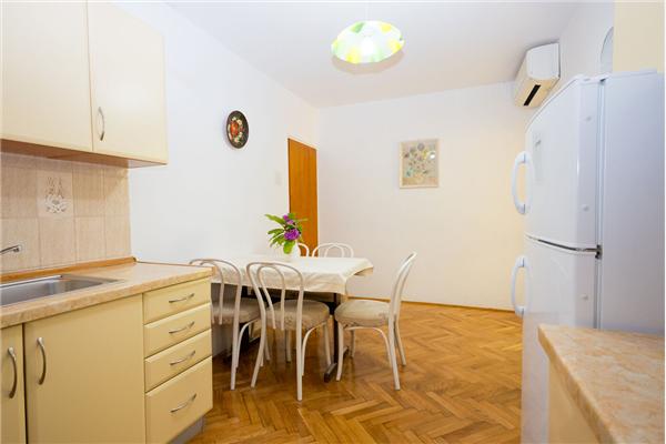 Apartment A3, for 5 persons