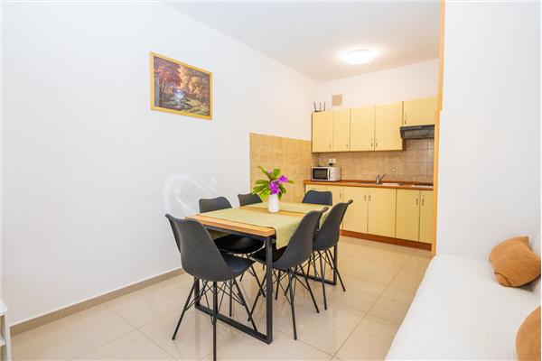 Apartment A4, for 5 persons