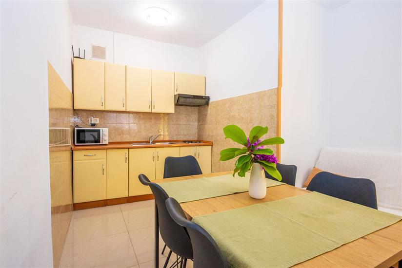 Apartment A4, for 5 persons