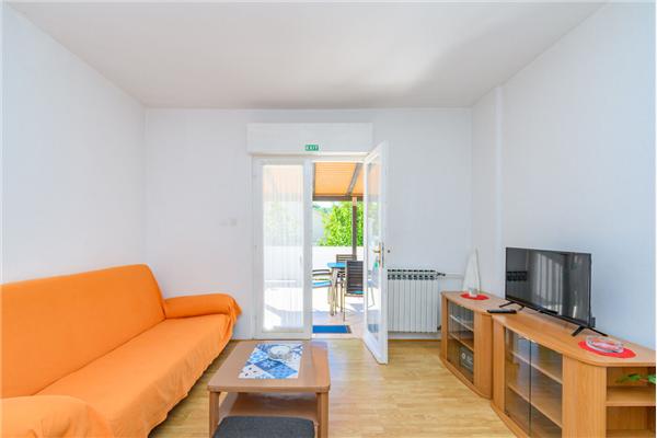 Apartment A2, for 6 persons