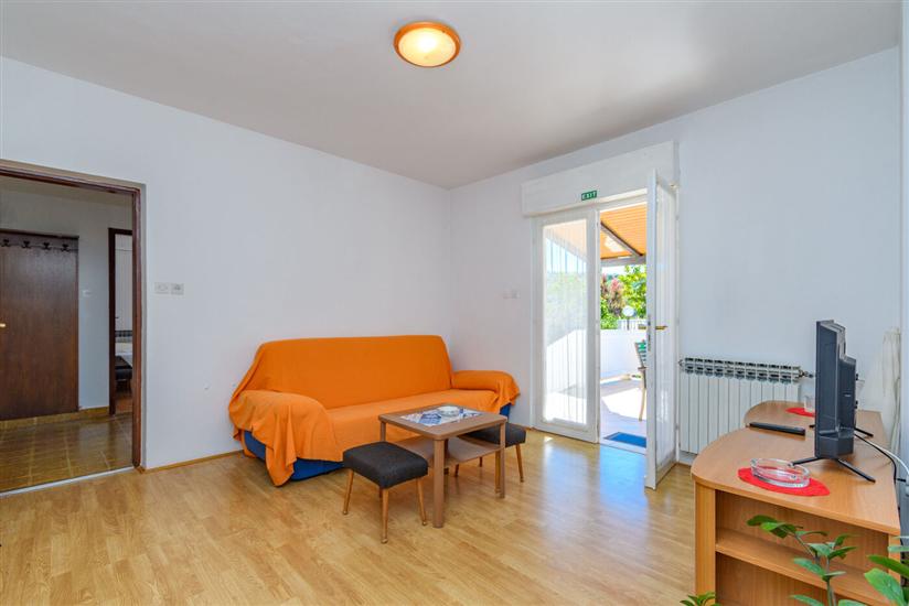 Apartment A2, for 6 persons
