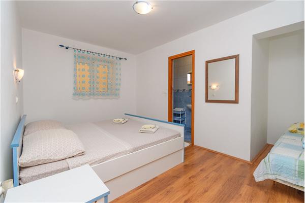 Apartment A1, for 3 persons