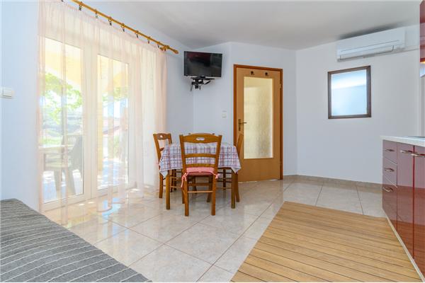 Apartment A2, for 3 persons