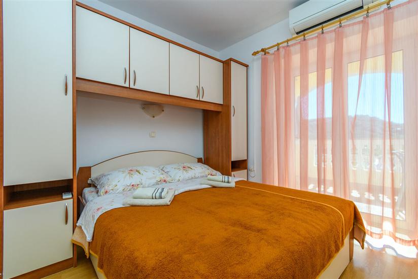 Apartment A4, for 4 persons