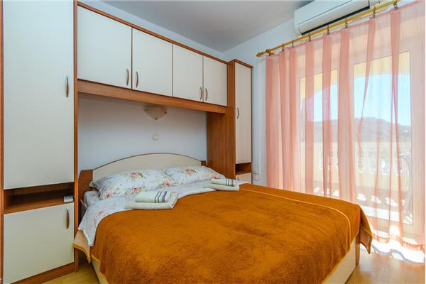 Apartment A4, for 4 persons