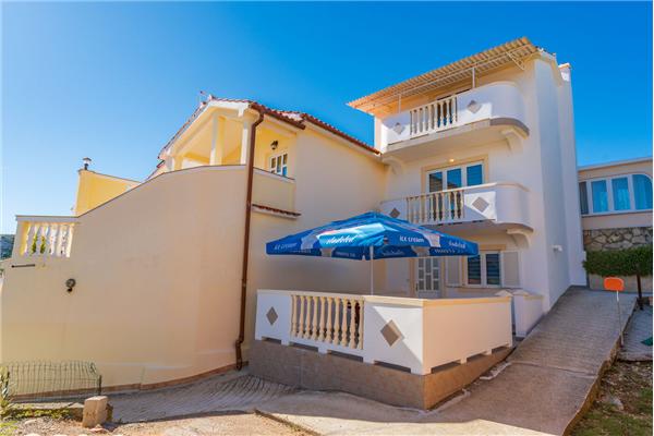Apartment A5, for 4 persons