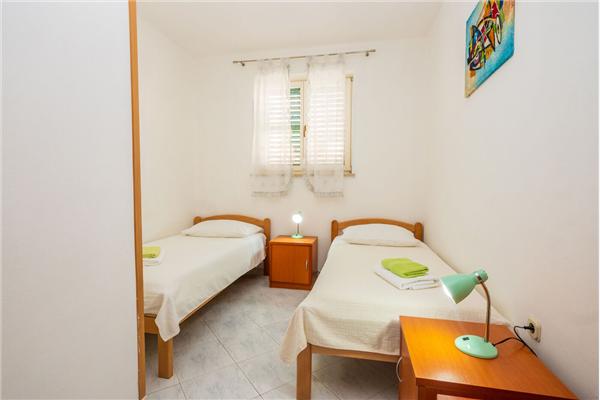 Apartment A4, for 5 persons
