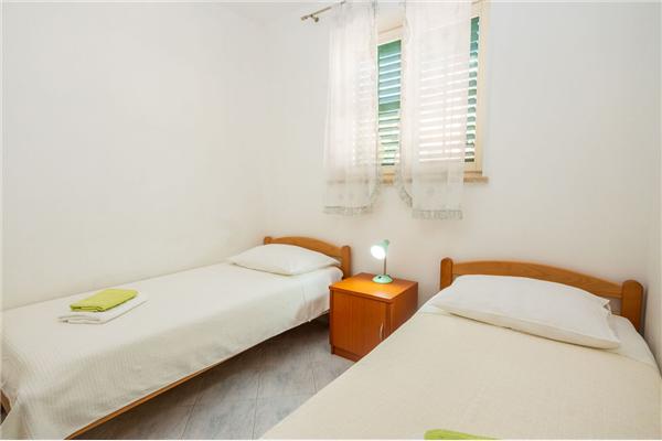 Apartment A4, for 5 persons