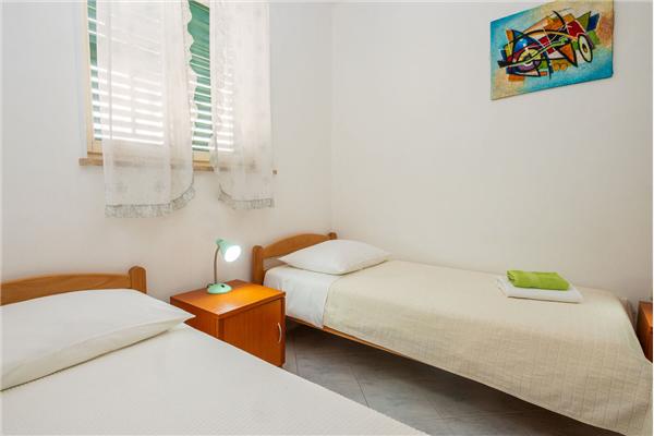 Apartment A4, for 5 persons