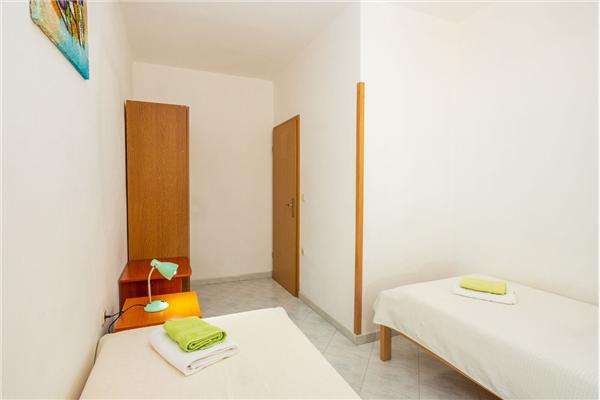 Apartment A4, for 5 persons