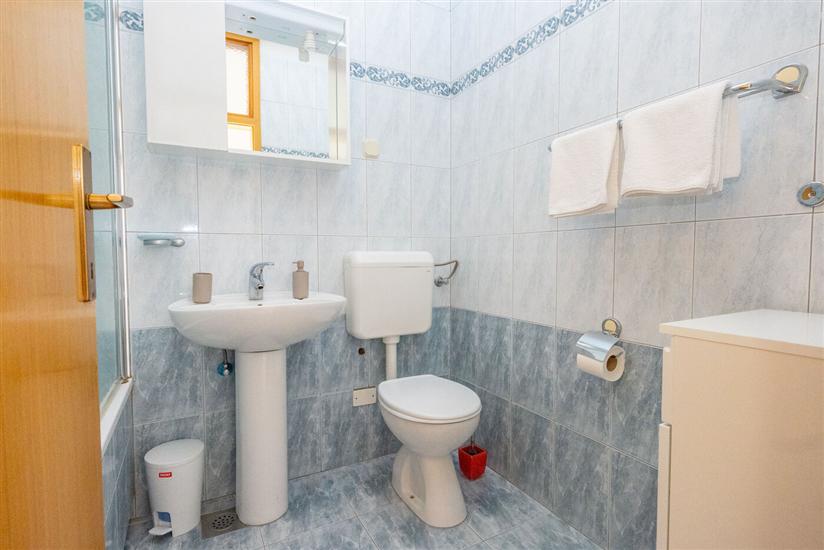 Apartment A4, for 5 persons