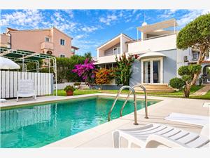 Apartments Manda Vodice, Size 30.00 m2, Accommodation with pool, Airline distance to the sea 70 m