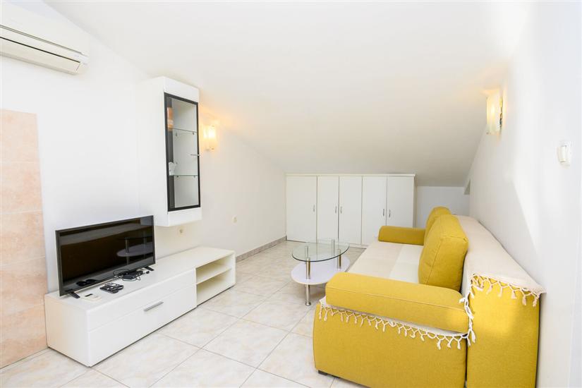 Apartment A6, for 4 persons