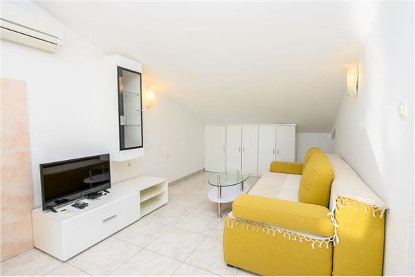 Apartment A6, for 4 persons