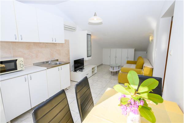 Apartment A6, for 4 persons