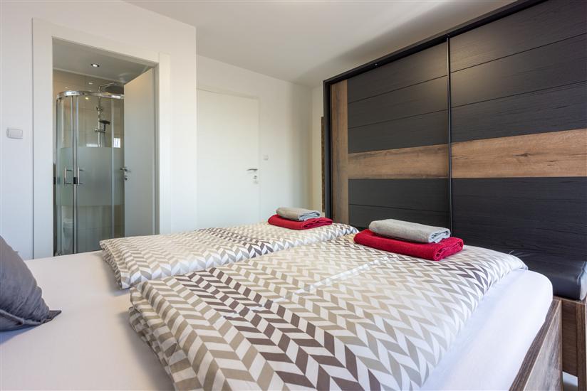 House K1, for 8 persons