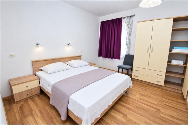 Apartment A1, for 5 persons