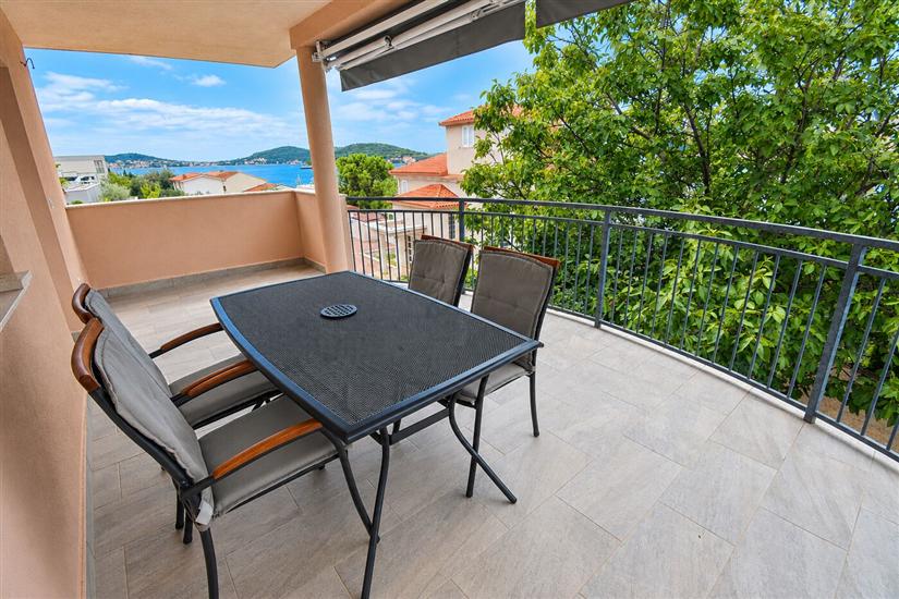 Apartment A1, for 5 persons