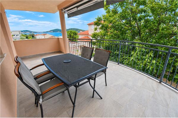 Apartment A1, for 5 persons