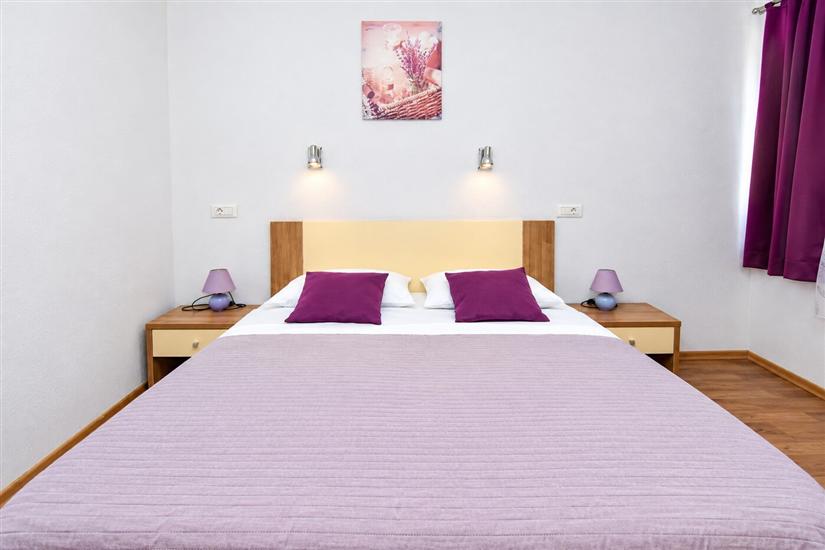 Apartment A2, for 5 persons