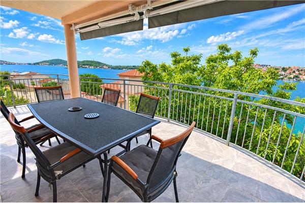 Apartment A2, for 5 persons