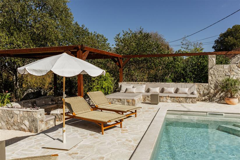House Maja Authentic with Private Pool