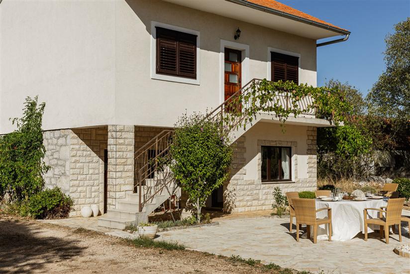 House Maja Authentic with Private Pool