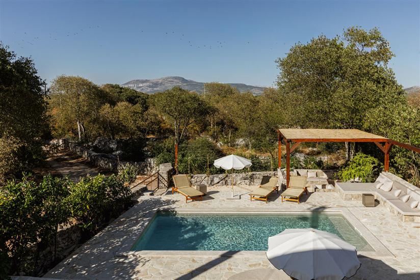 House Maja Authentic with Private Pool