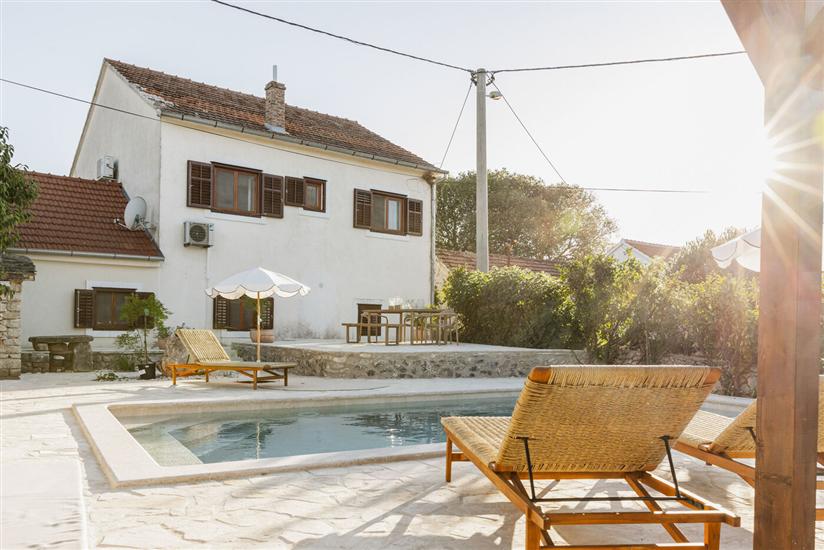 House Maja Authentic with Private Pool