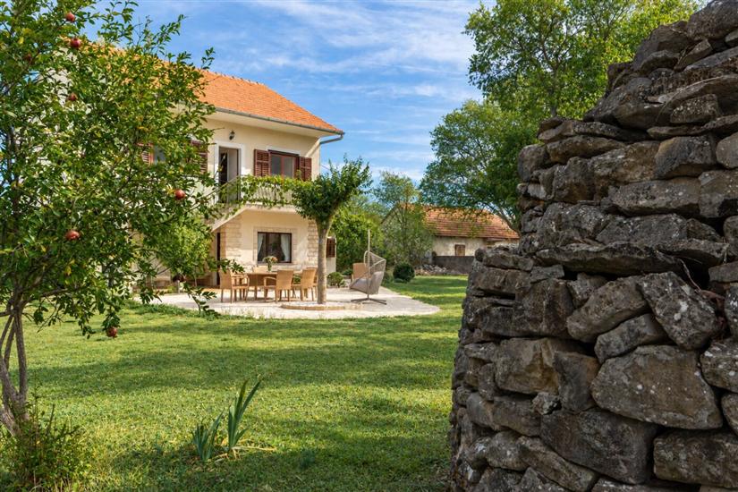 House Maja Authentic with Private Pool
