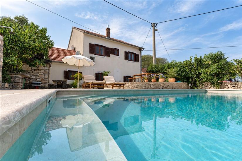 House Maja Authentic with Private Pool