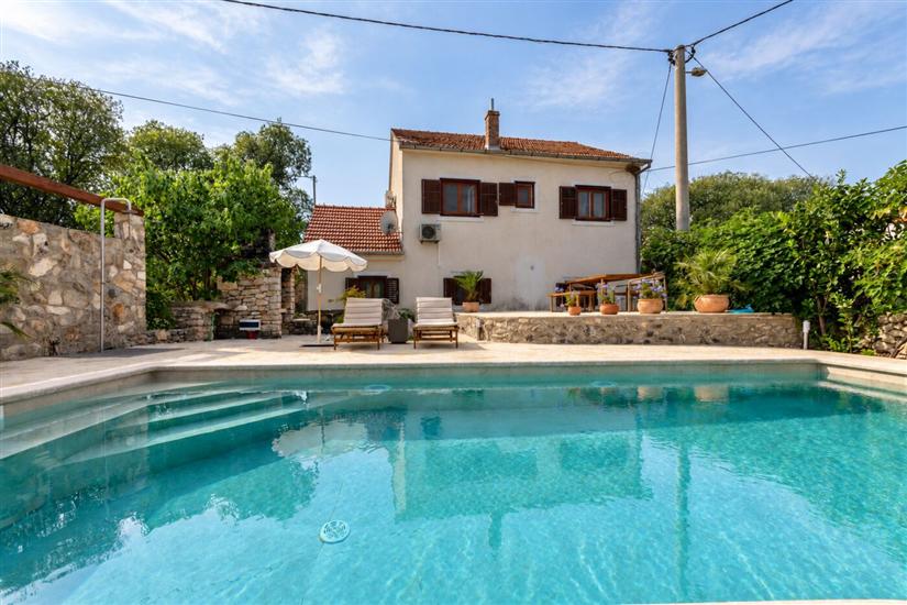 House Maja Authentic with Private Pool