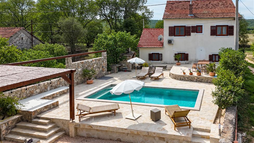 House Maja Authentic with Private Pool