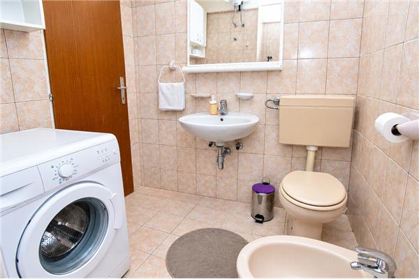 Apartment A2, for 6 persons