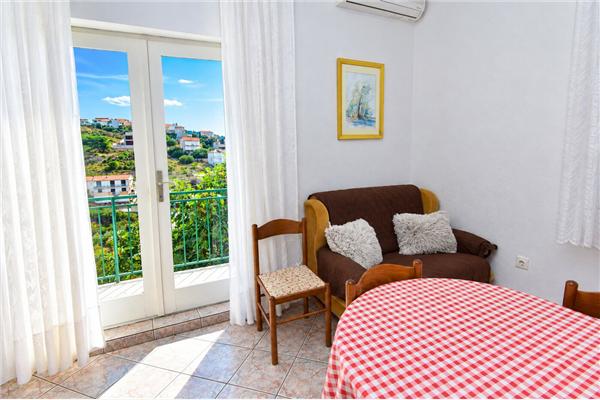 Apartment A2, for 6 persons