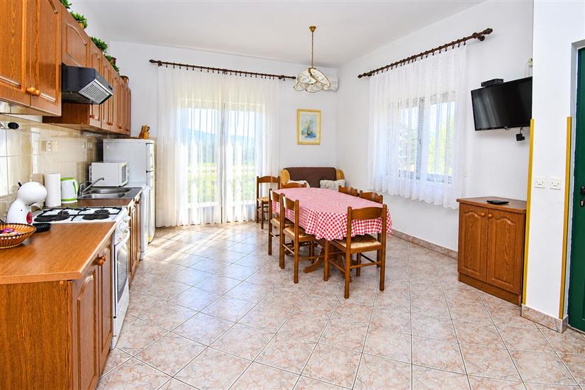 Apartment A2, for 6 persons