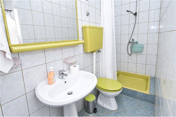 Apartment A2, for 6 persons