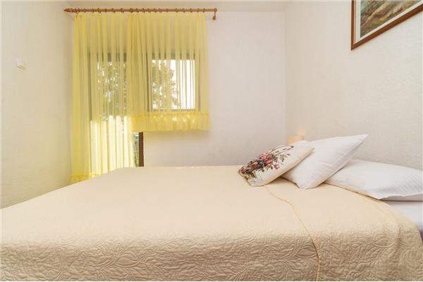 Apartment A2, for 6 persons